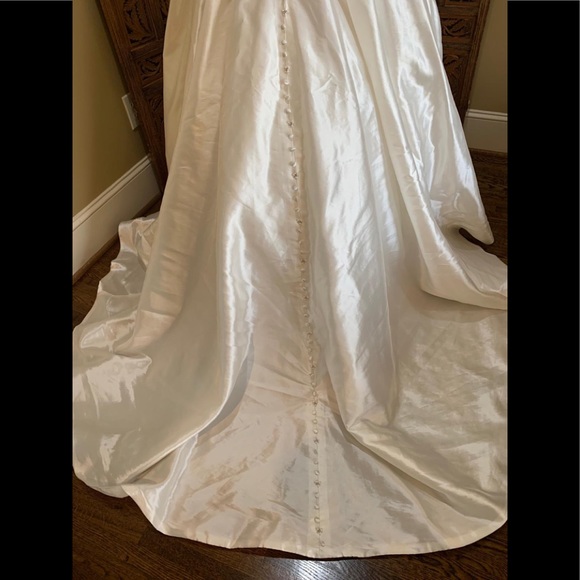 Allure counter wedding dress 💑👗👗👗 - Picture 7 of 8